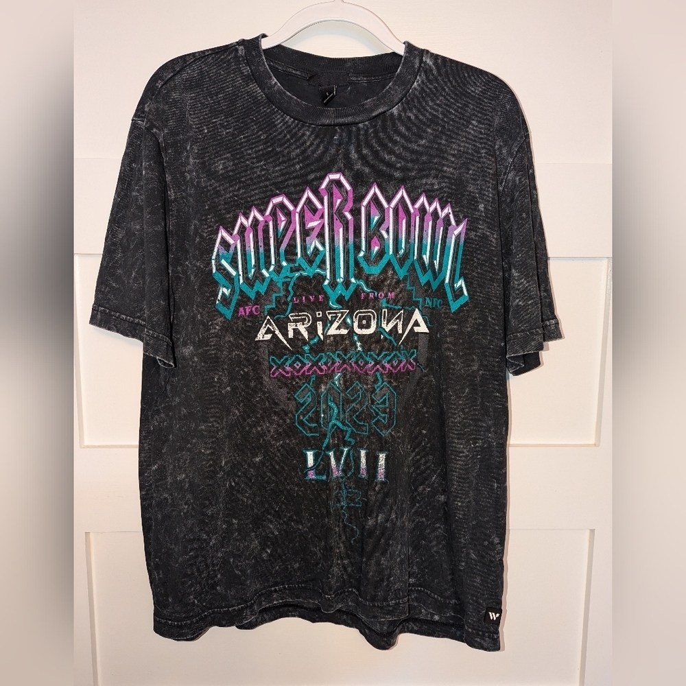 The Wild Collective Super Bowl tshirt size large. Unisex Large 2023 super bowl